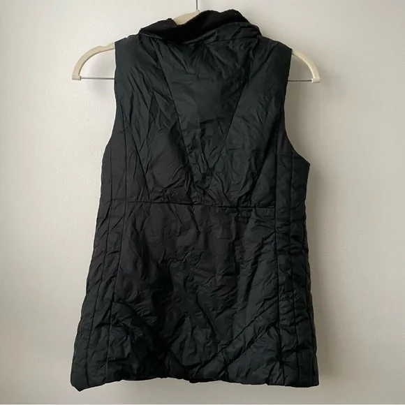 Champion Black Puffer Vest - Picture 2 of 3